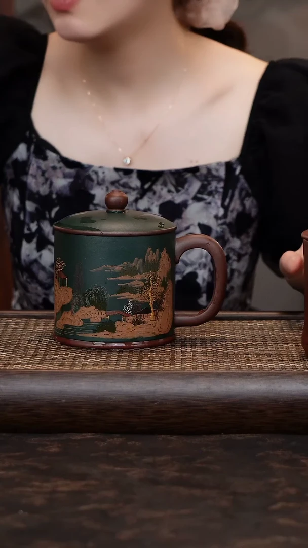 茶杯紫砂墨绿山水