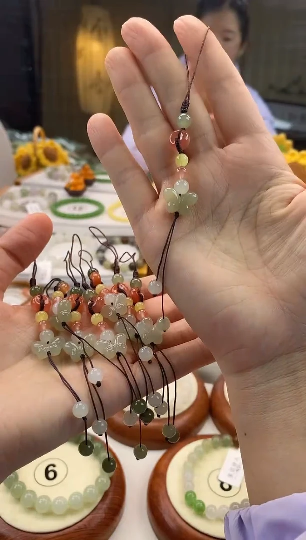 【闪购商品】和田玉吊坠(不含链)未镶嵌小蝴蝶吊坠多样性发一直发