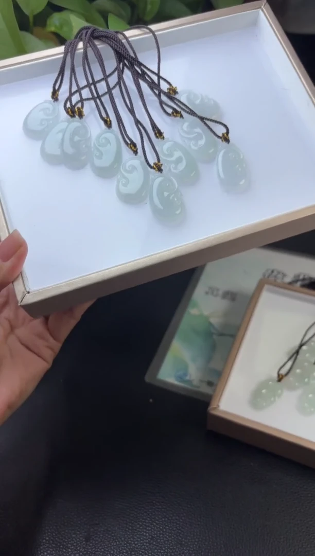 未镶嵌挂件翡翠多样性发一件R703071