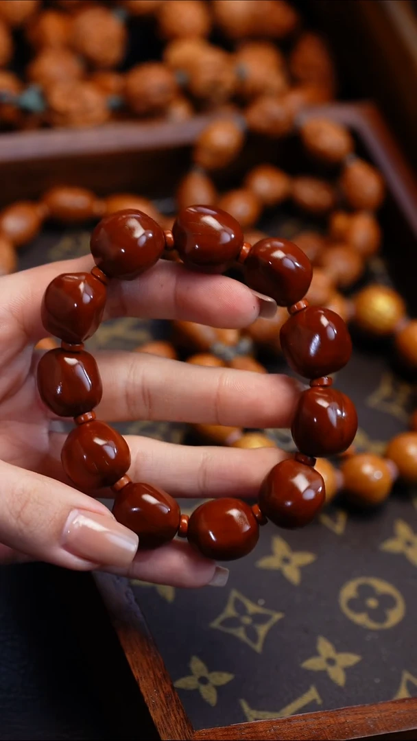 【闪购商品】橄榄核吊坠苏工橄榄核