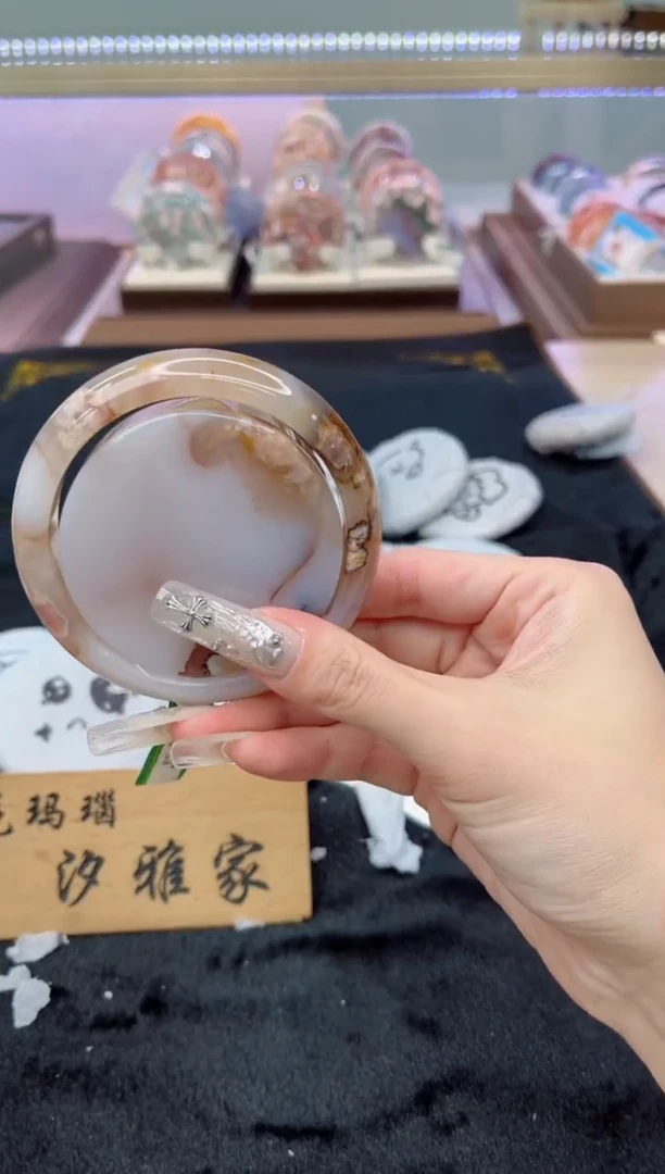 石英质玉手镯未镶嵌63圈口3443441