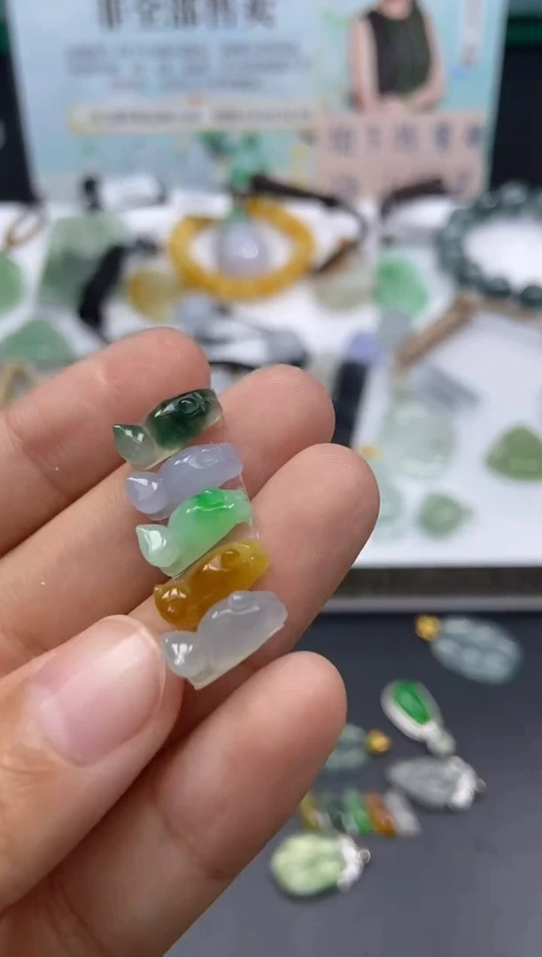 未镶嵌定制翡翠吱*吱天然翡翠A货