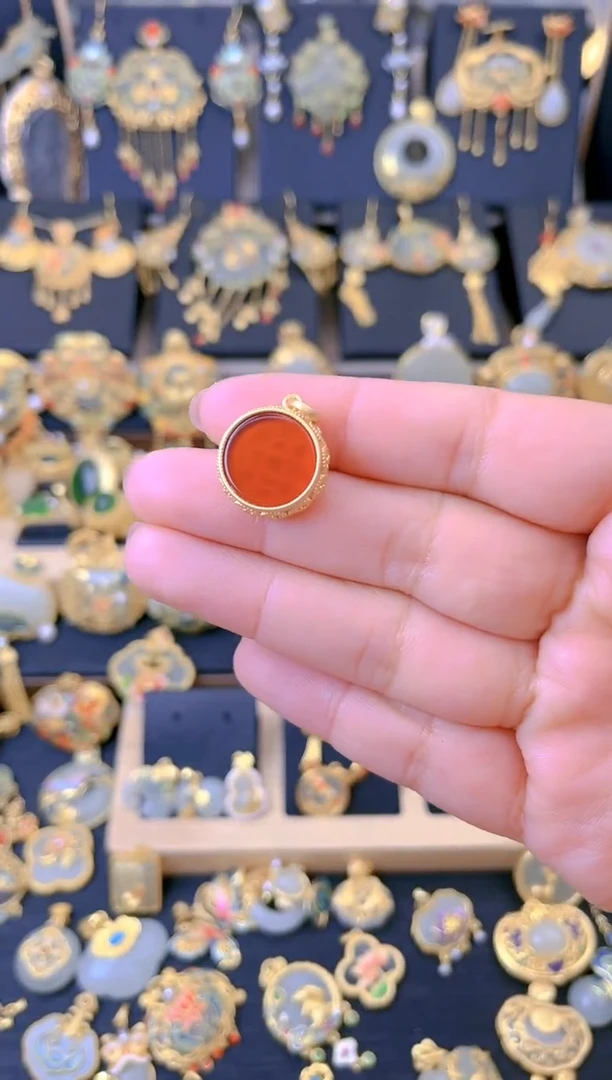 【闪购商品】玛瑙/玉髓吊坠合金花丝镂空红香囊吊坠