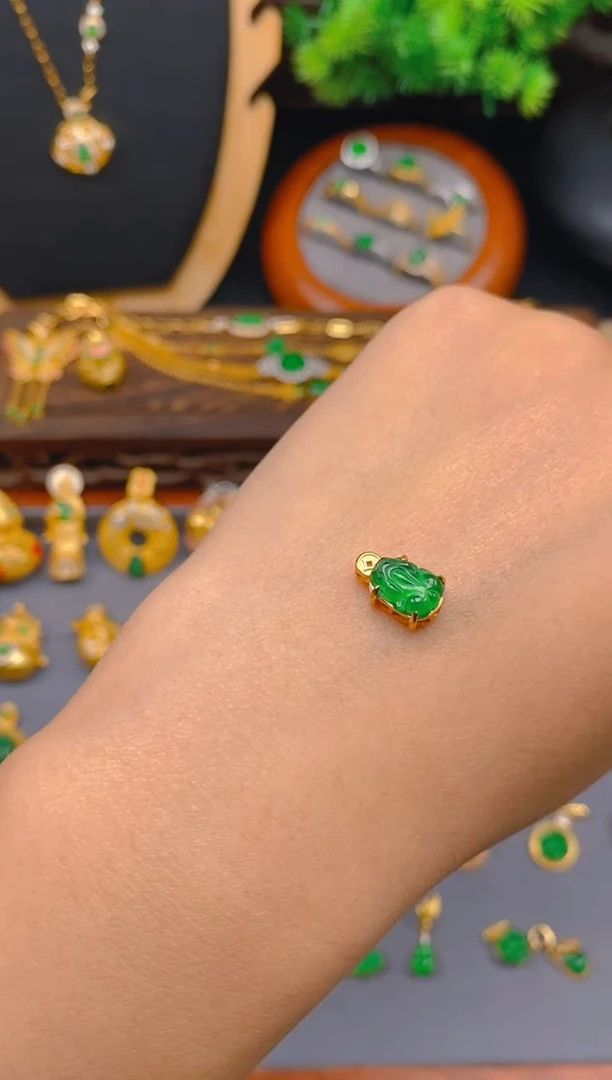 翡翠银S925镶嵌吊坠(不含链)貔貅