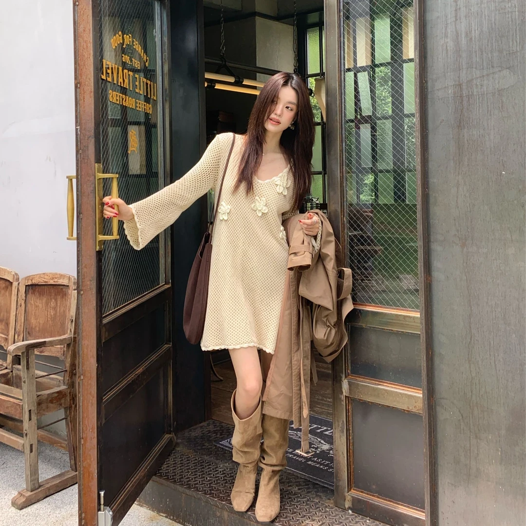 法式镂空U领花边针织钩针花朵长袖连衣裙时尚复古温柔风宽松裙子