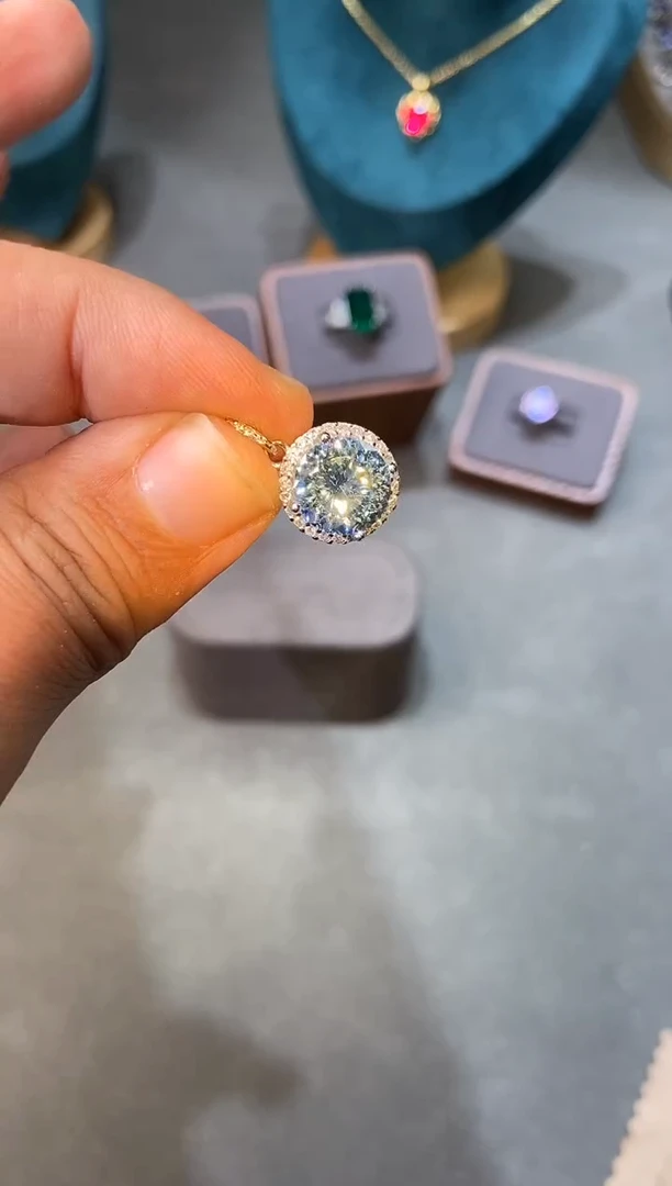 银S925镶嵌颈饰海蓝宝石.....