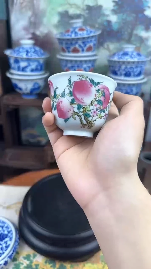 陶瓷粉彩寿桃铃铛杯