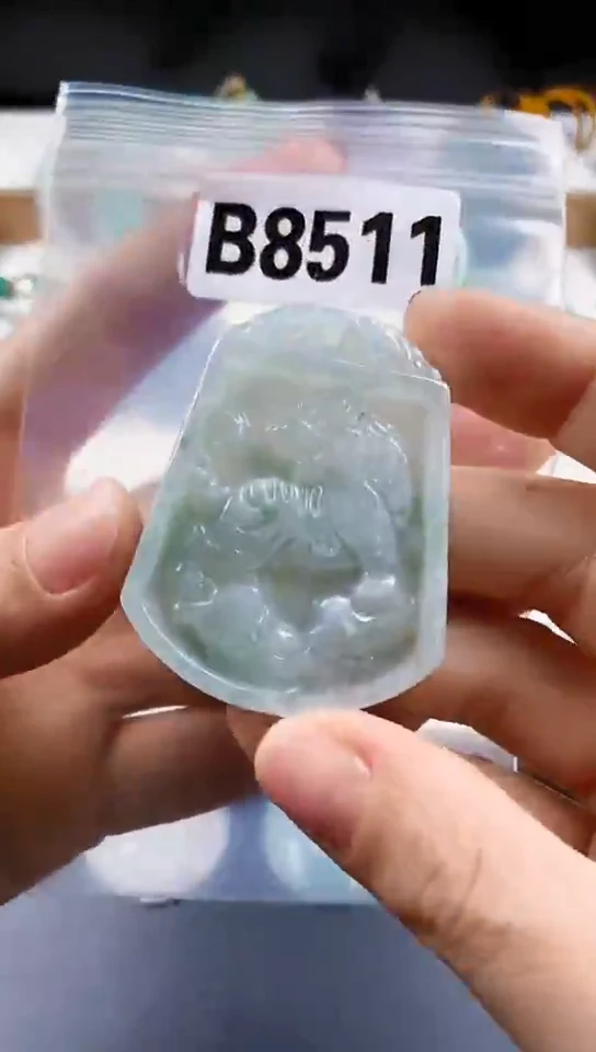 颈饰未镶嵌翡翠天然翡翠吊坠挂件