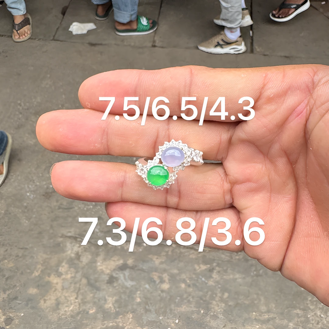 0608(小哪吒在源头)冰种翡翠双彩戒面干净肉细饱满杠味荧光足M180