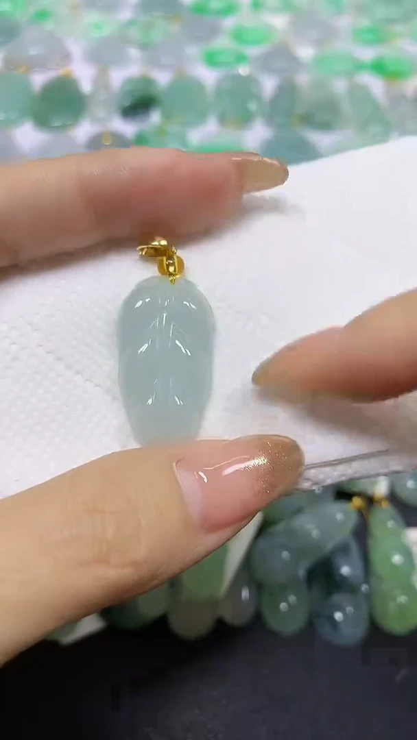 颈饰未镶嵌翡翠1