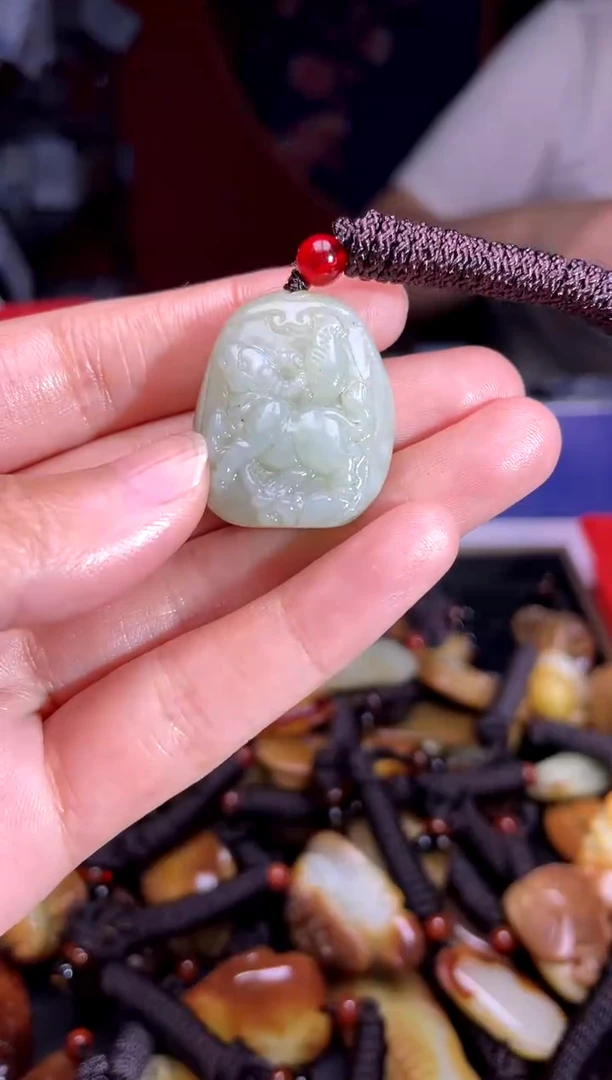 和田玉未镶嵌颈饰1