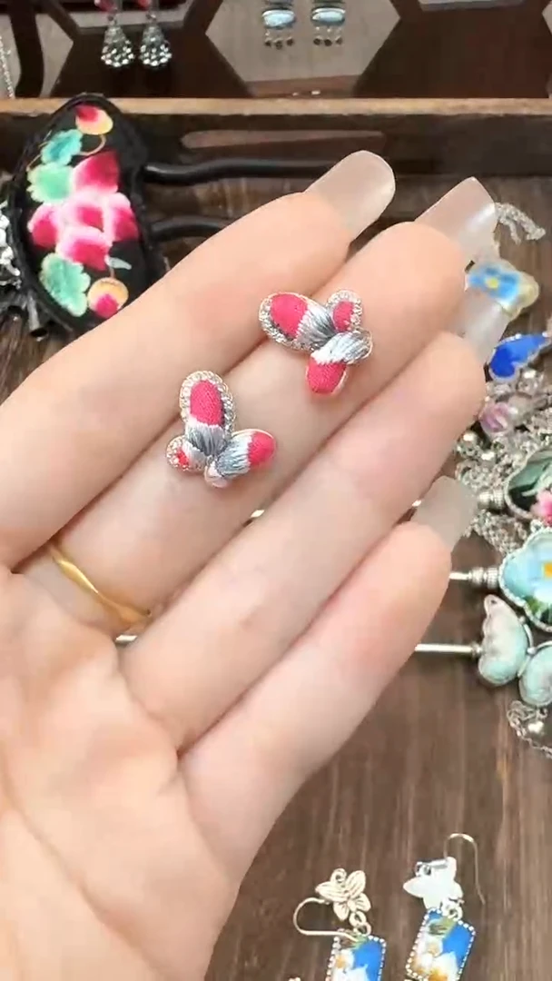 织绣云织谣民族风精美饰品230