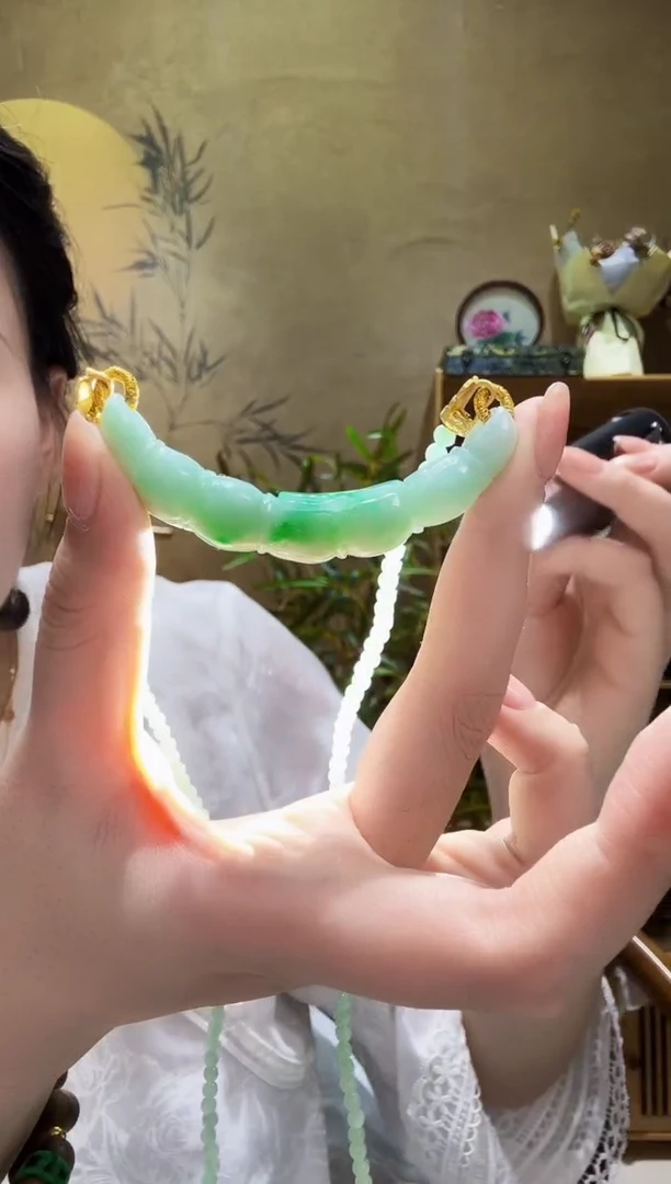 颈饰未镶嵌翡翠吊坠