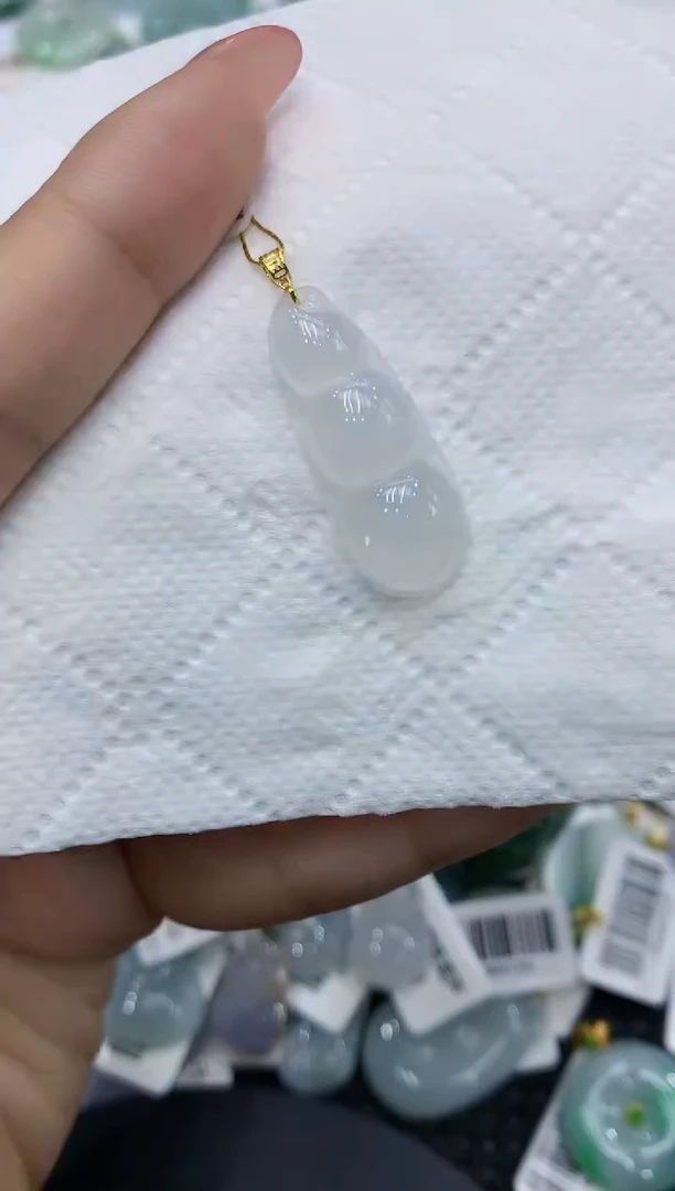 颈饰18K金镶嵌翡翠111111111111