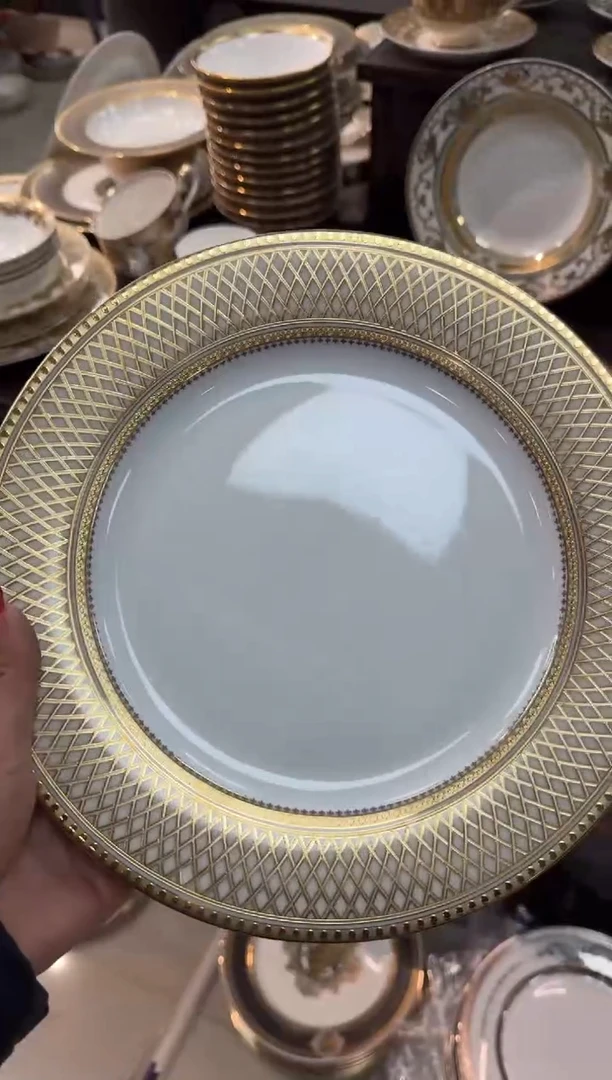 【闪购商品】瓷片10.5英寸平盘 1个 瑕 只有一个