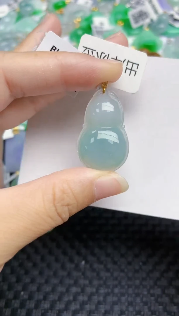 翡翠18K金镶嵌颈饰天然A货翡翠