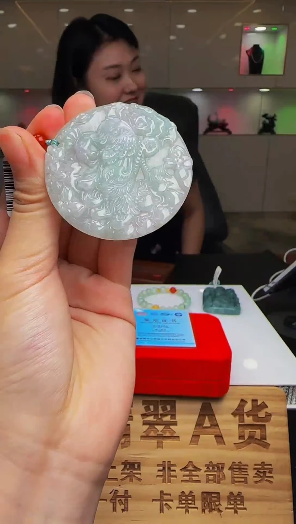 翡翠未镶嵌颈饰WB00656翡翠