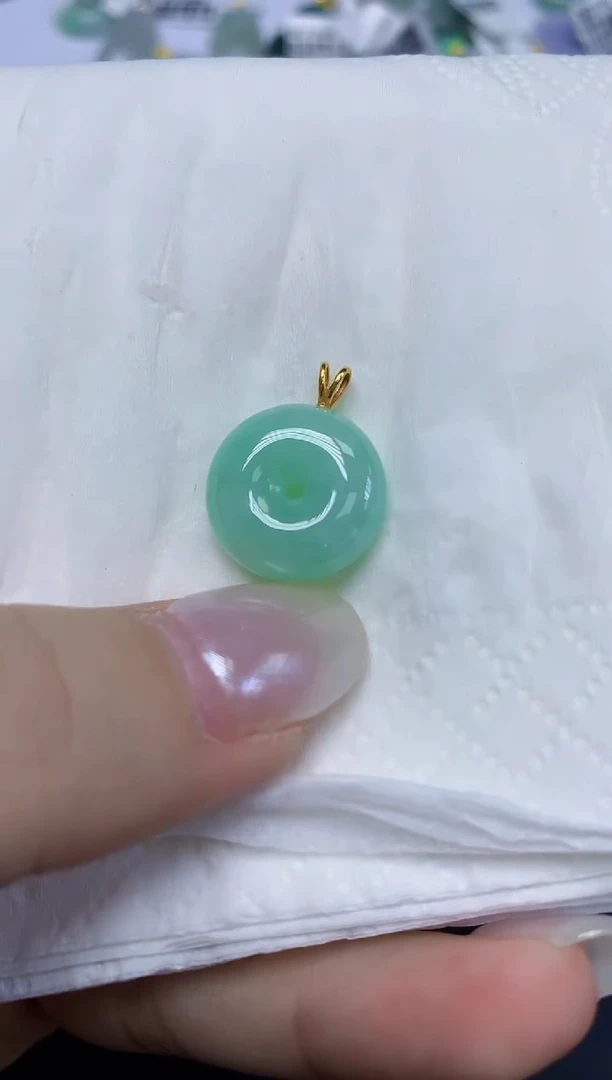 翡翠18K金镶嵌颈饰天然缅甸翡翠A货