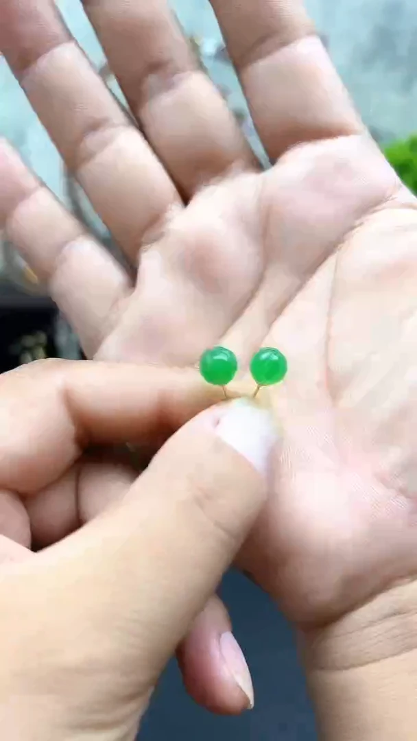 银S925镶嵌石英质玉（非洲翠）耳钉179