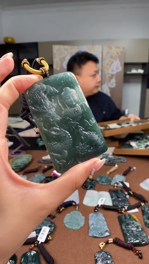 颈饰未镶嵌翡翠多样性发其一