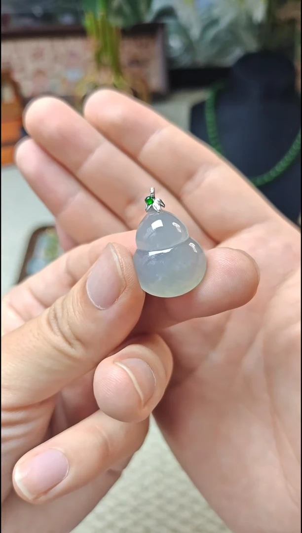 翡翠18K金镶嵌颈饰翡翠颈饰18K金镶嵌