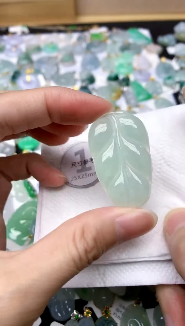 颈饰未镶嵌翡翠天然A货翡翠