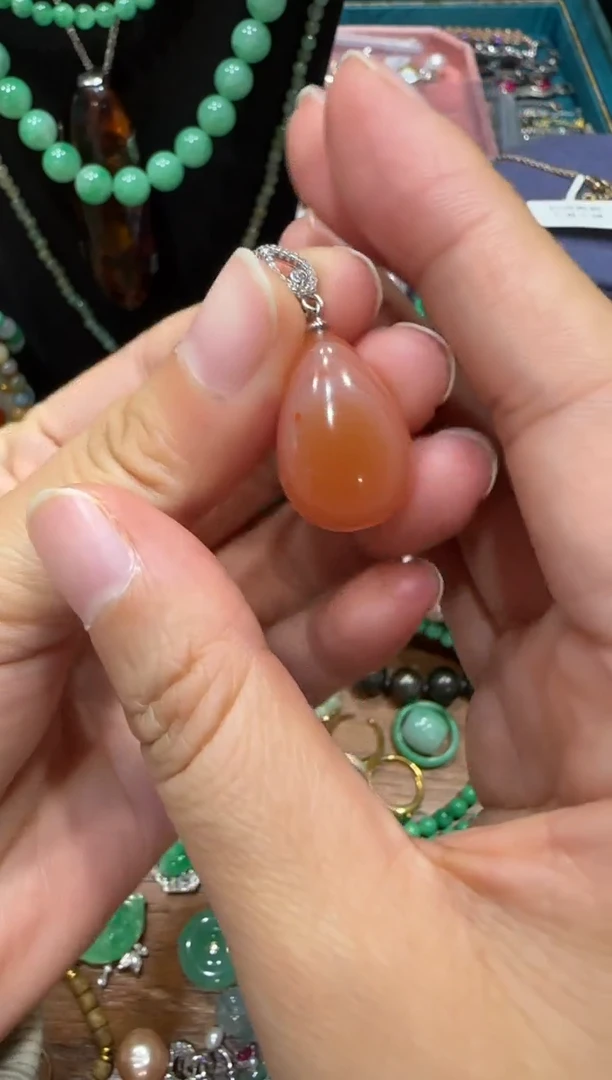 无非金属水滴吊坠