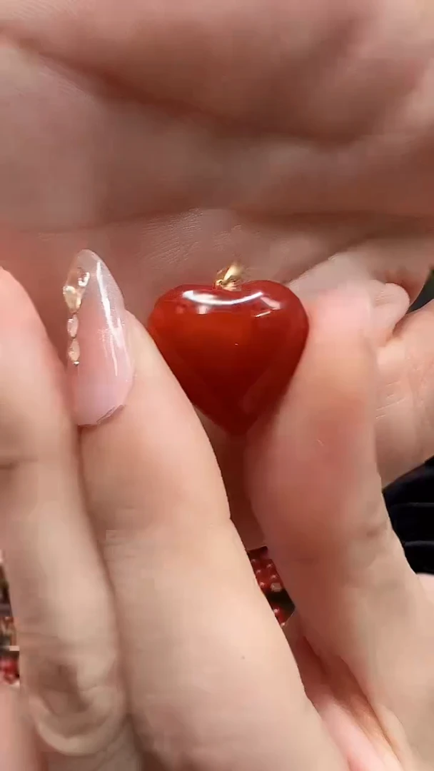 南红玛瑙18K金镶嵌吊坠(不含链)/爱心款