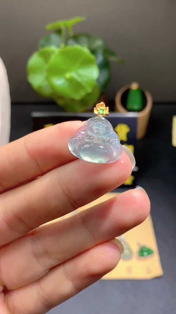 颈饰18K金镶嵌翡翠翡翠A货