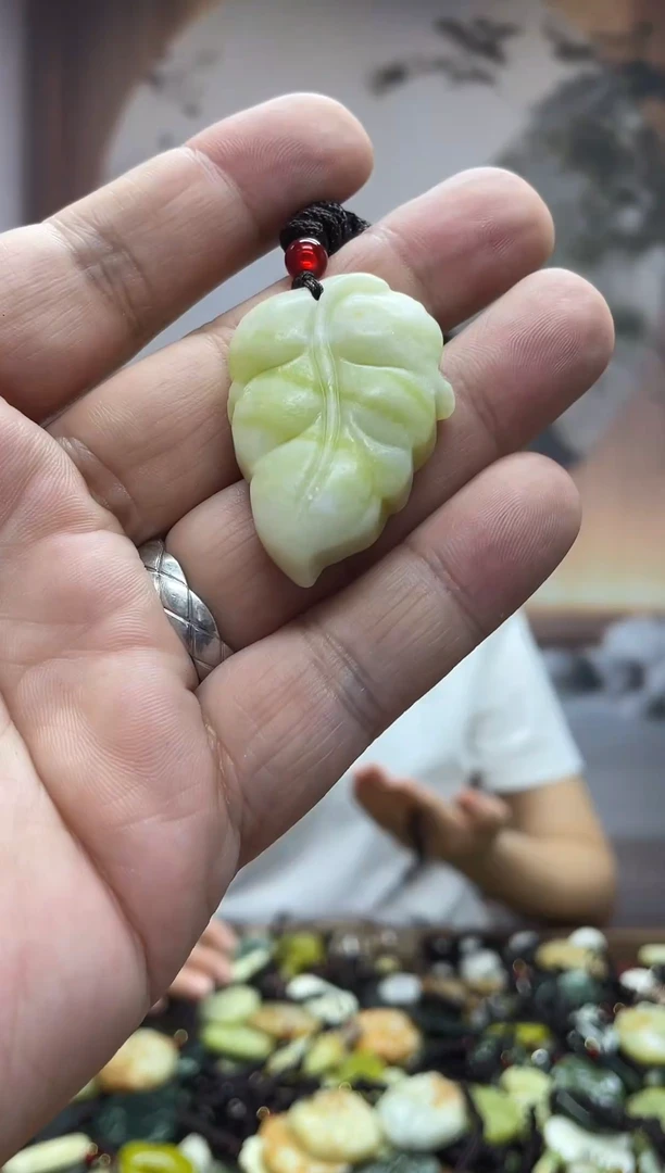 未镶嵌岫玉吊坠·