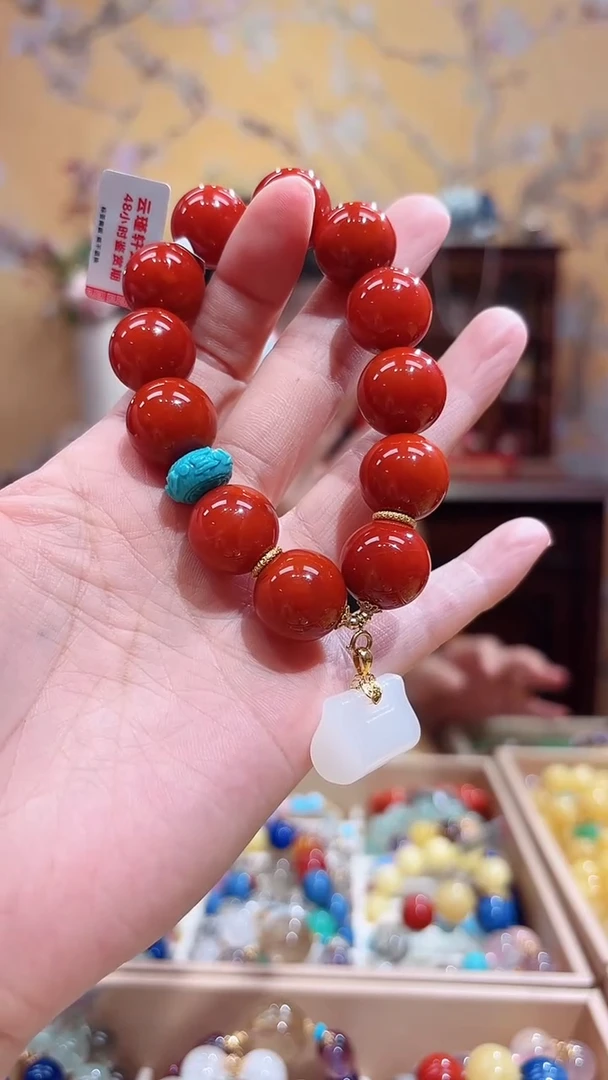 18K金镶嵌手串南红玛瑙设计款手串