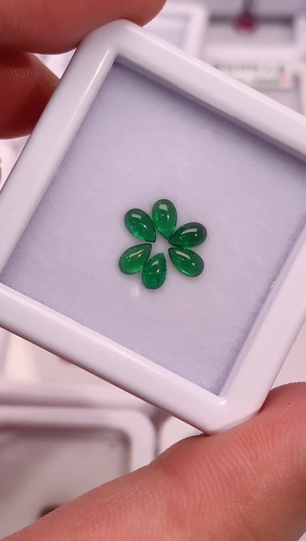 石榴石（沙弗莱）裸石未镶嵌1.72-1720天然沙弗莱