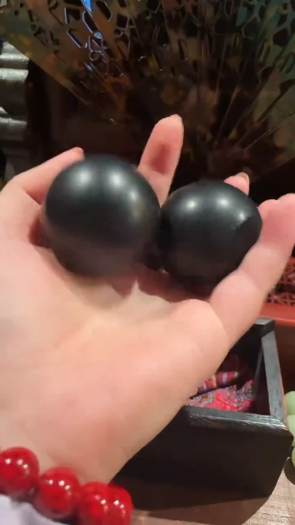 一一一一一一黑手球