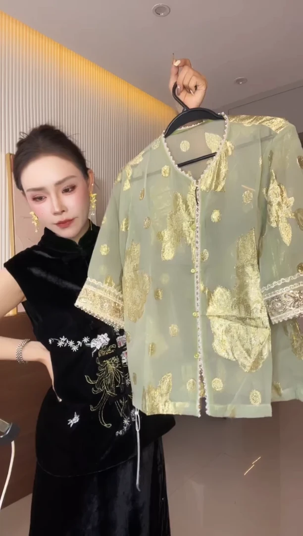 702  绿色上衣2XL 115-125
