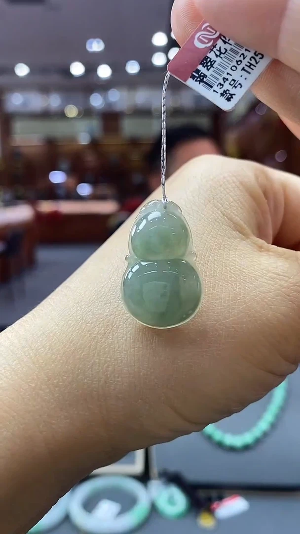 颈饰未镶嵌翡翠葫芦 07号