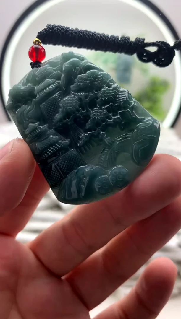 翡翠未镶嵌颈饰山水1