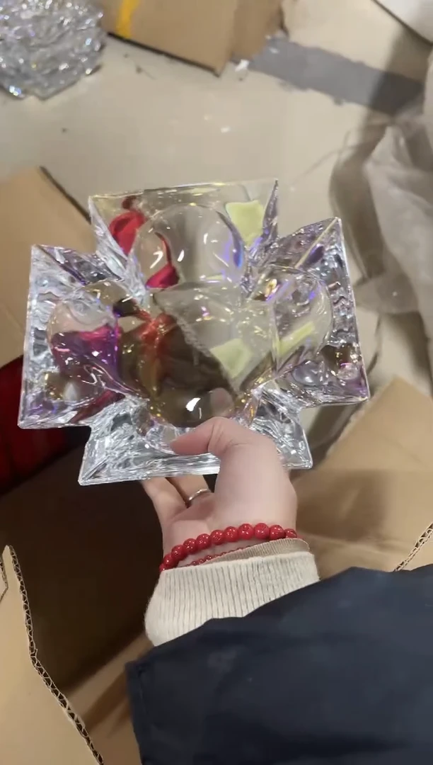 有机玻璃四叶草烟灰缸