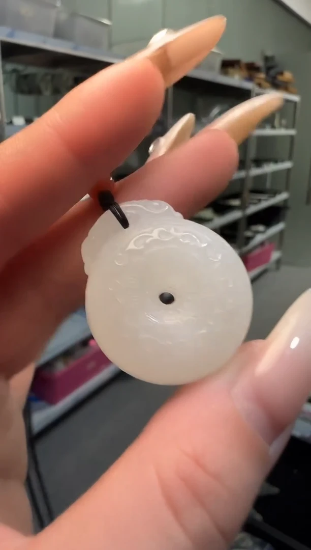 颈饰未镶嵌和田玉白玉平安扣