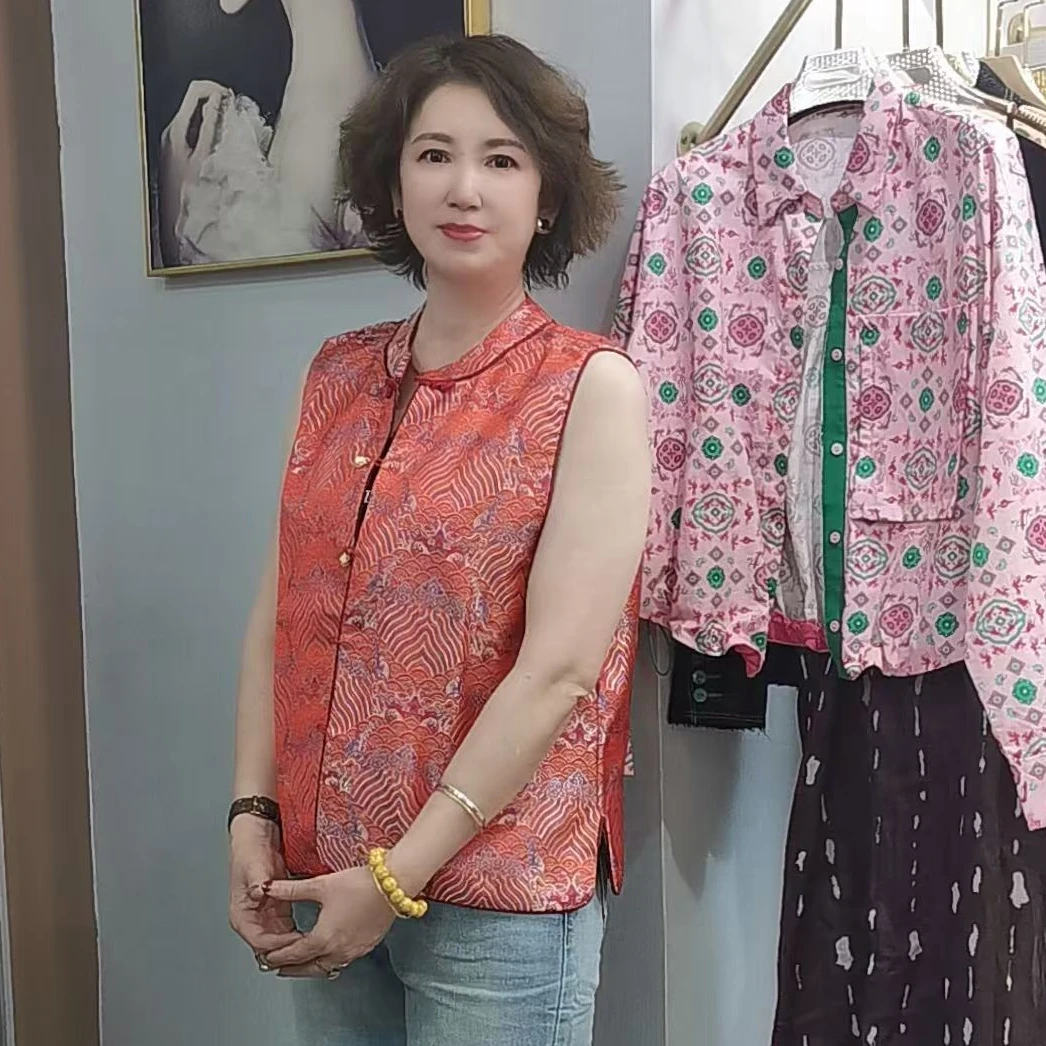 茹茹时装黑色马甲