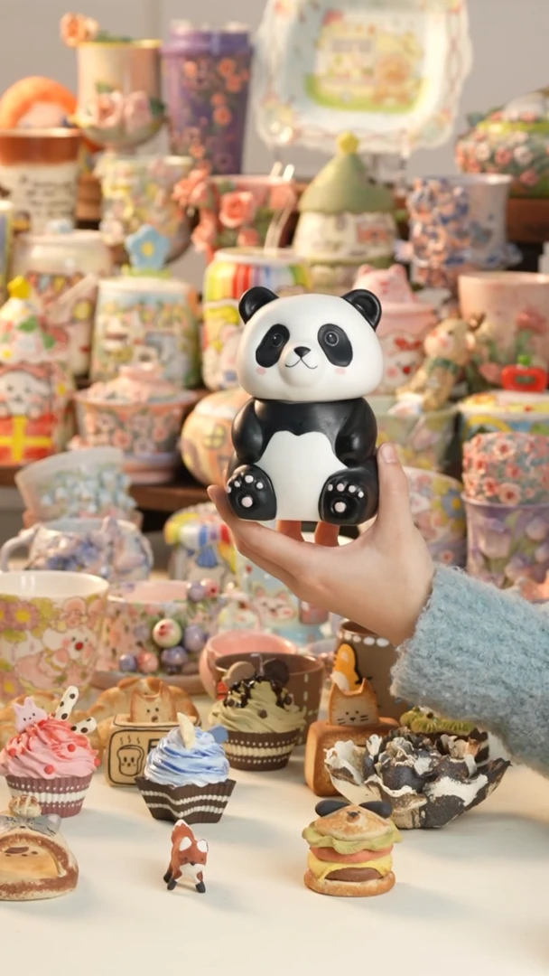 摆件陶景德镇釉下彩手绘设计师款陶瓷