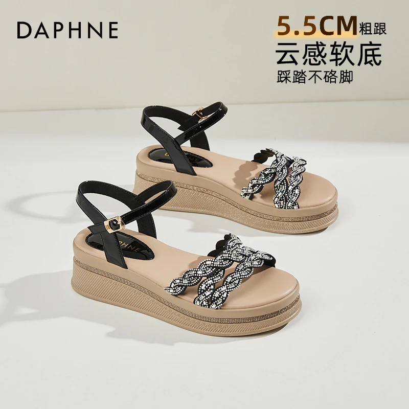 达芙妮凉鞋女夏季外穿ins仙女风2025新款一字带配裙水钻坡跟厚底