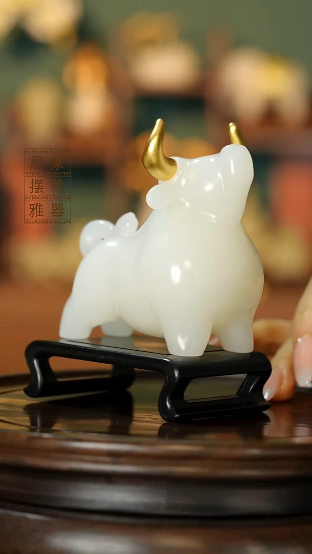玉《牛气冲天》摆件