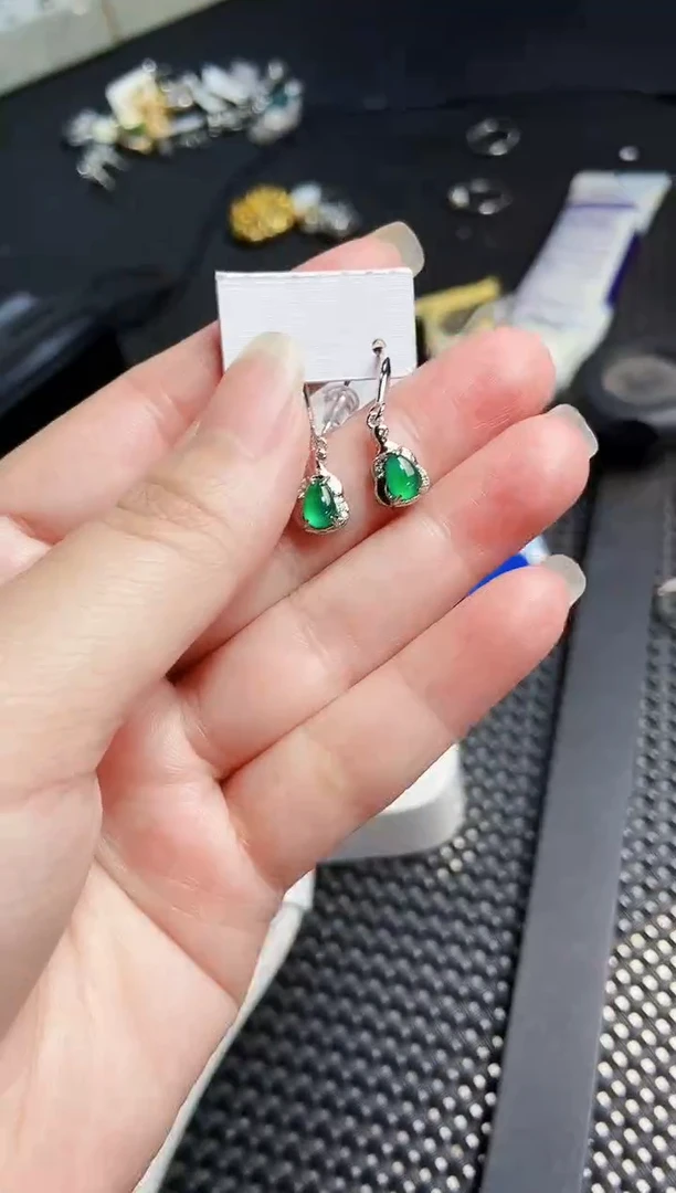 【闪购商品】翡翠耳饰未镶嵌111111111