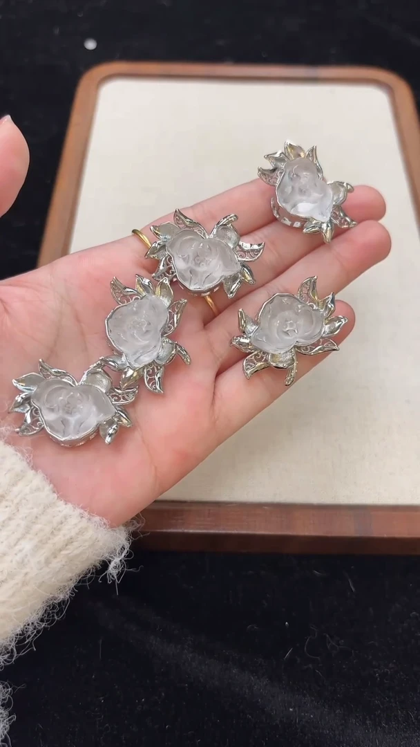 【闪购商品】水晶吊坠未镶嵌09白水晶樱花吊坠