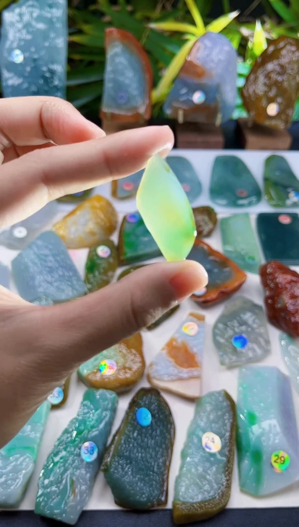 未镶嵌定制翡翠翡翠