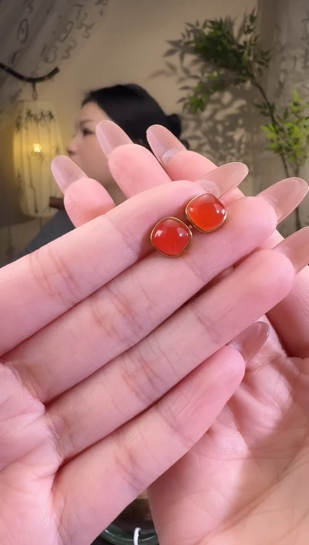 【闪购商品】南红玛瑙耳钉银S925镶嵌耳钉