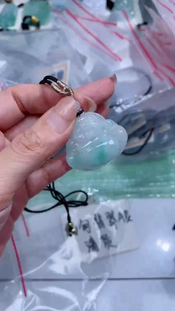 颈饰未镶嵌翡翠吊坠
