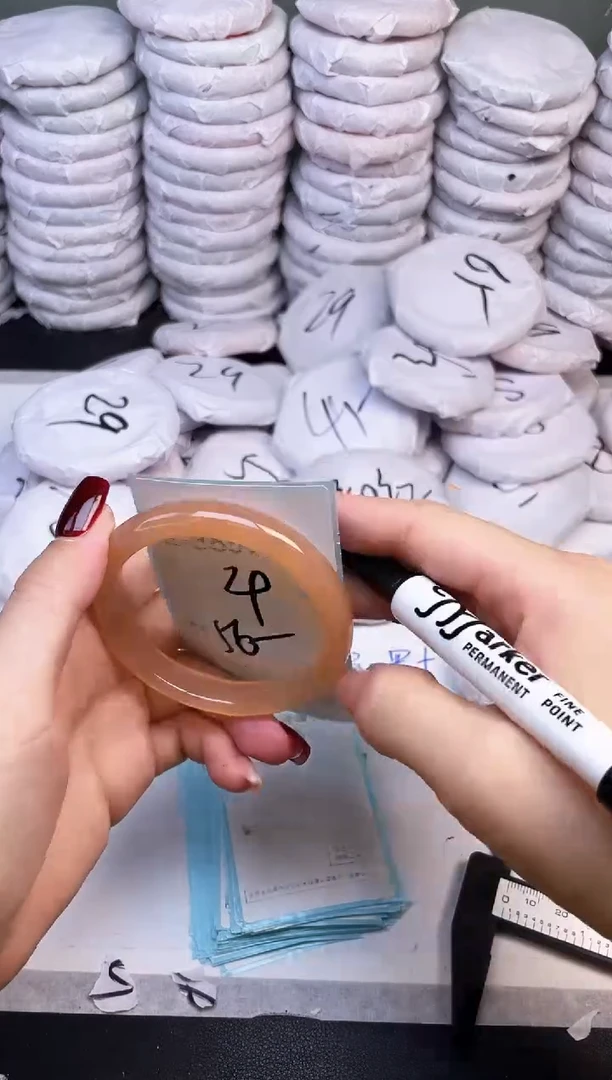 手镯玛瑙/玉髓未镶嵌3659