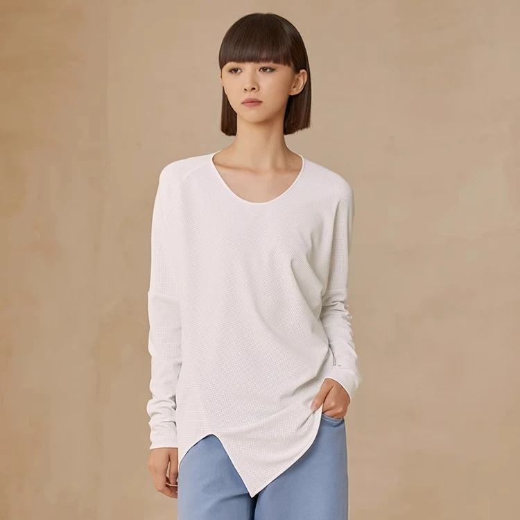 TU女装 洋气长袖T恤女秋冬百搭打底衫下摆开叉设计感上衣