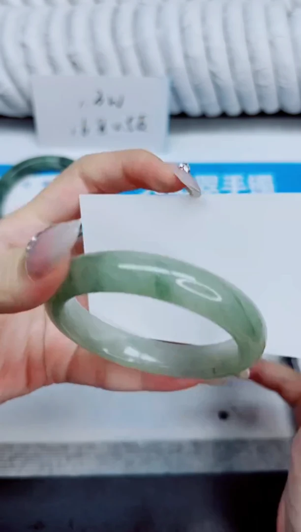 未镶嵌手镯石英质玉236/54.2